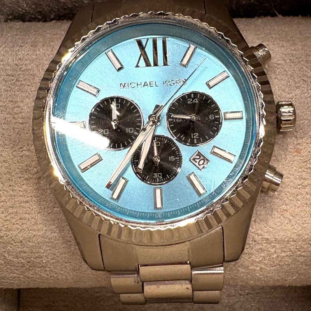 Michael Kors Men’s Lexington Chronograph silver tone stainless steel 44m